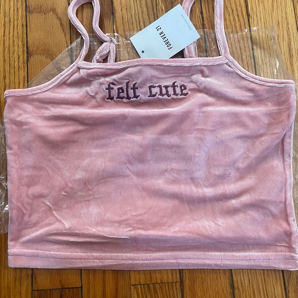 NWT. Forever 21 crop top